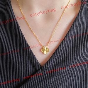 van clee アクセサリー スーパーコピー 新作 通販 格安 - uighs215250