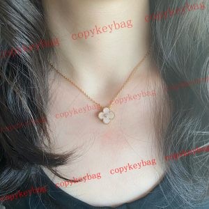 ヴァンクリーフ アクセサリー ブランドコピー 人気 格安 偽物 - uighs215252