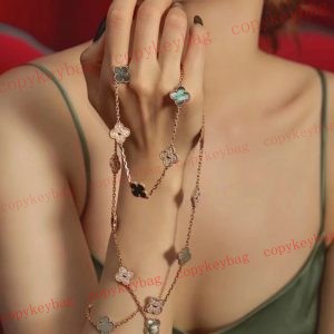 ブランドコピー van clee アクセサリー 新作 格安 通販 - uighs215273